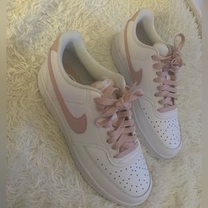 pink nike court vision lows size 9 in woman